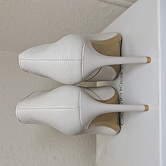 Calvin Klein Nastassia Shiny Lizard - Picture 6 of 10